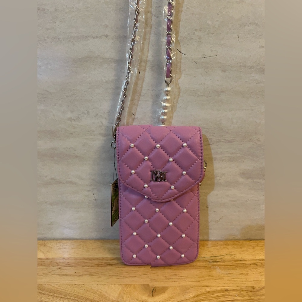 NWT-Badgley Mischka quilted vegan leather phone case with insert card holder